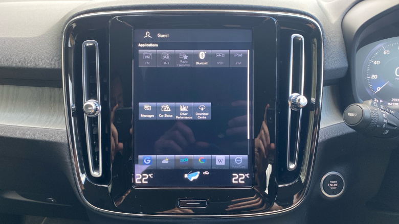 Volvo Xc40 2.0 B4P Inscription 5dr AWD Auto Petrol Estate